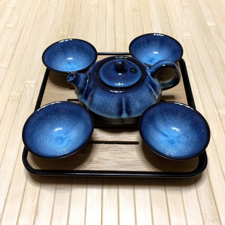 Красивый дорожный набор посуды для чайной церемонии синий